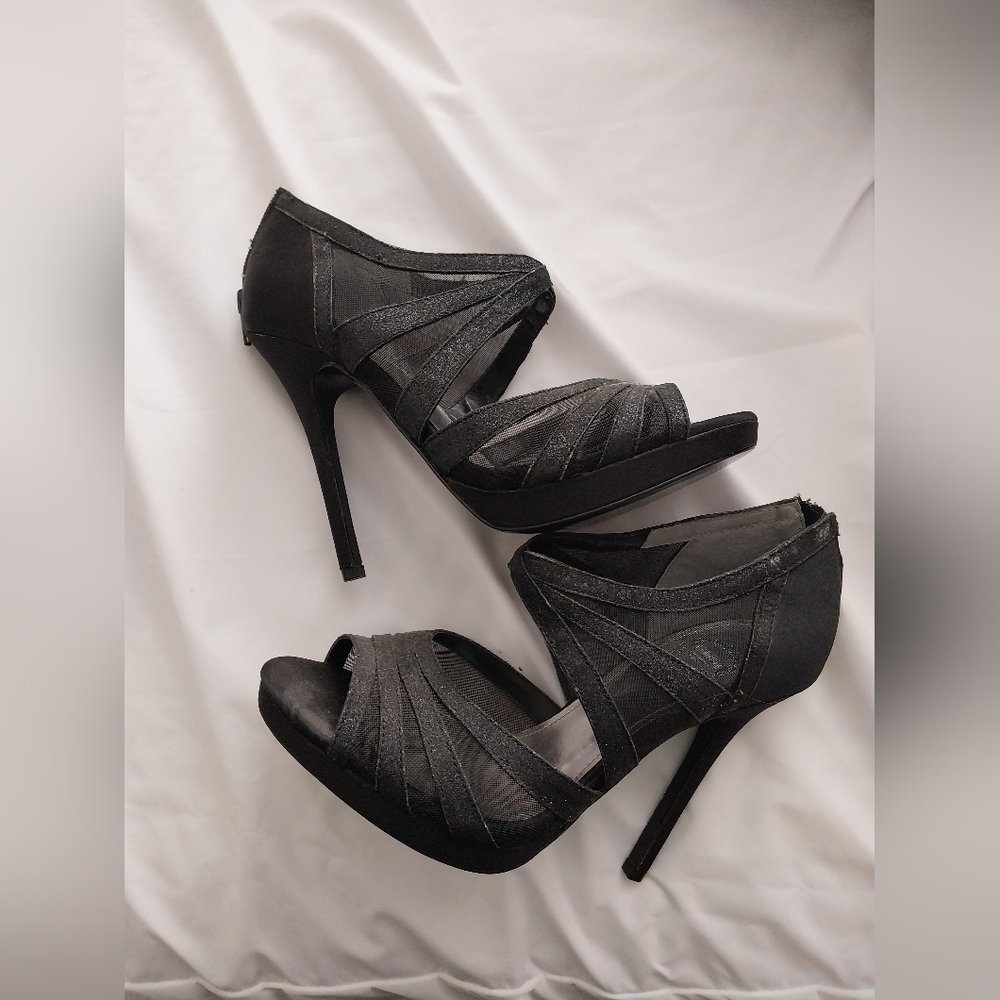 (9) i.miller high heels NWOT